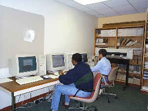 Students using Med System for mine design