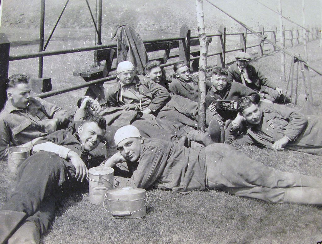 Lunch Time at Bengal Mine 1921
